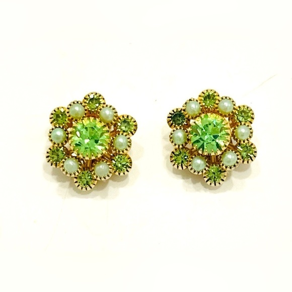 3/$18 Green Rhinestones & Pearls Cluster Clip-on Earrings Flower Burst Bling - Picture 1 of 4